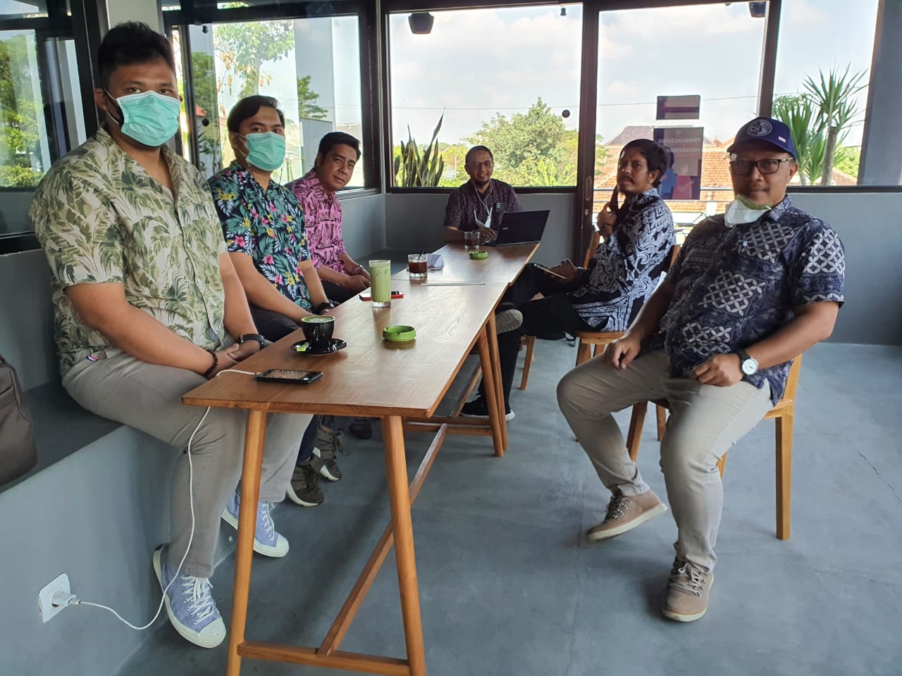 Indra Iswara,SH,M.Kn Berbagi Ilmu Dalam Acara Bincang-Bincang Santai Bersama Teman-teman Notaris-PPAT Kabupaten Karanganyar Pada Kamis (29/7/2021) lalu