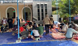 Pemotongan daging hewan kurban siap didistribusikan