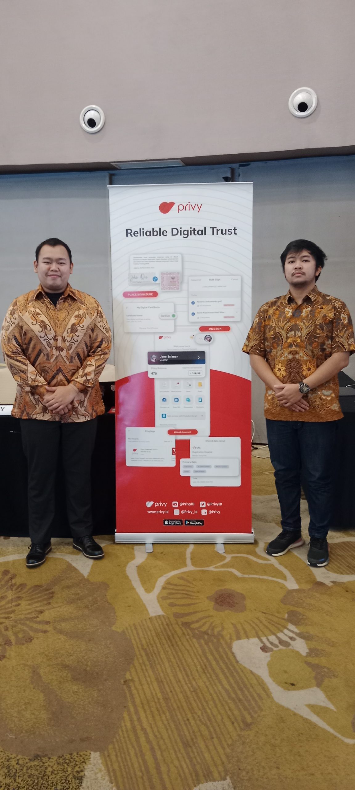 Platfom Digital Untuk Notaris Dan Urgensinya Memahami Tanda Tangan Elektronik Yang  Aman Dan Tak Beresiko