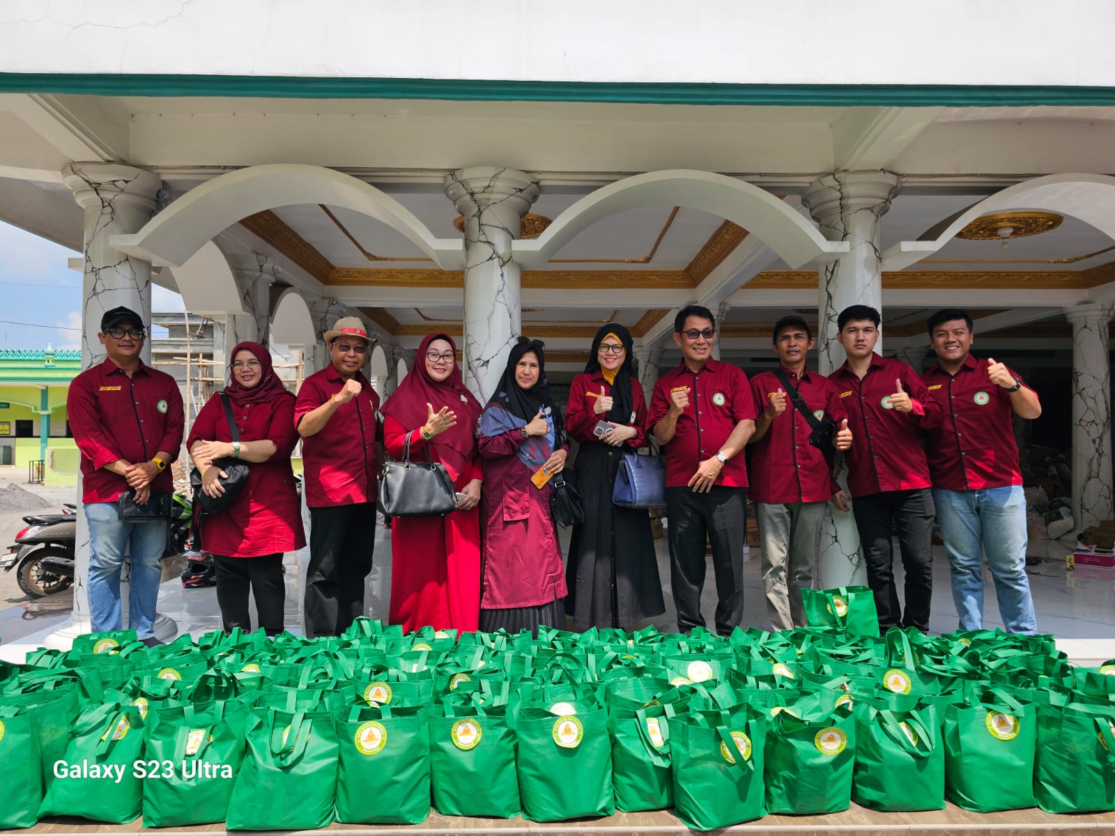 Ikatan Keluarga Bumi Sriwijaya Semarang Gelar Baksos Peduli Banjir Demak