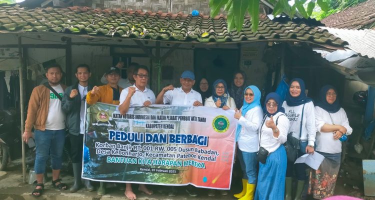 INI – IPPAT Kendal  Gelar Baksos Peduli Dan Bebagi Korban Banjir Desa Kebonharjo