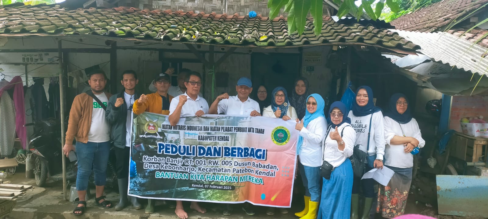 INI – IPPAT Kendal  Gelar Baksos Peduli Dan Bebagi Korban Banjir Desa Kebonharjo